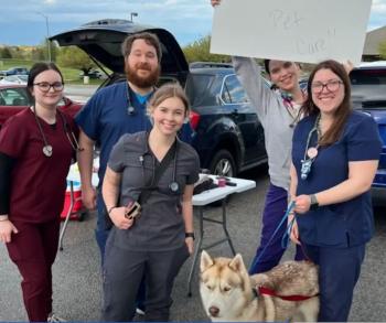 Lágrimas y colas: las increíbles reuniones de mascotas y dueños después de la tragedia del tornado-1