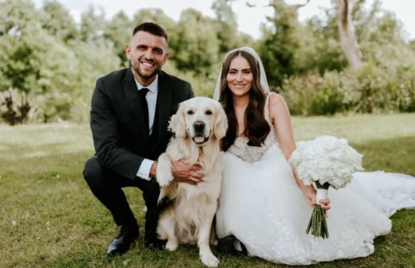 Couple's Wedding Surprise Leaves Dog Lovers in Tears of Joy-1