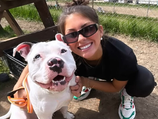 El sincero viaje de un voluntario con un cachorro especial: un giro del destino lo cambia todo-1